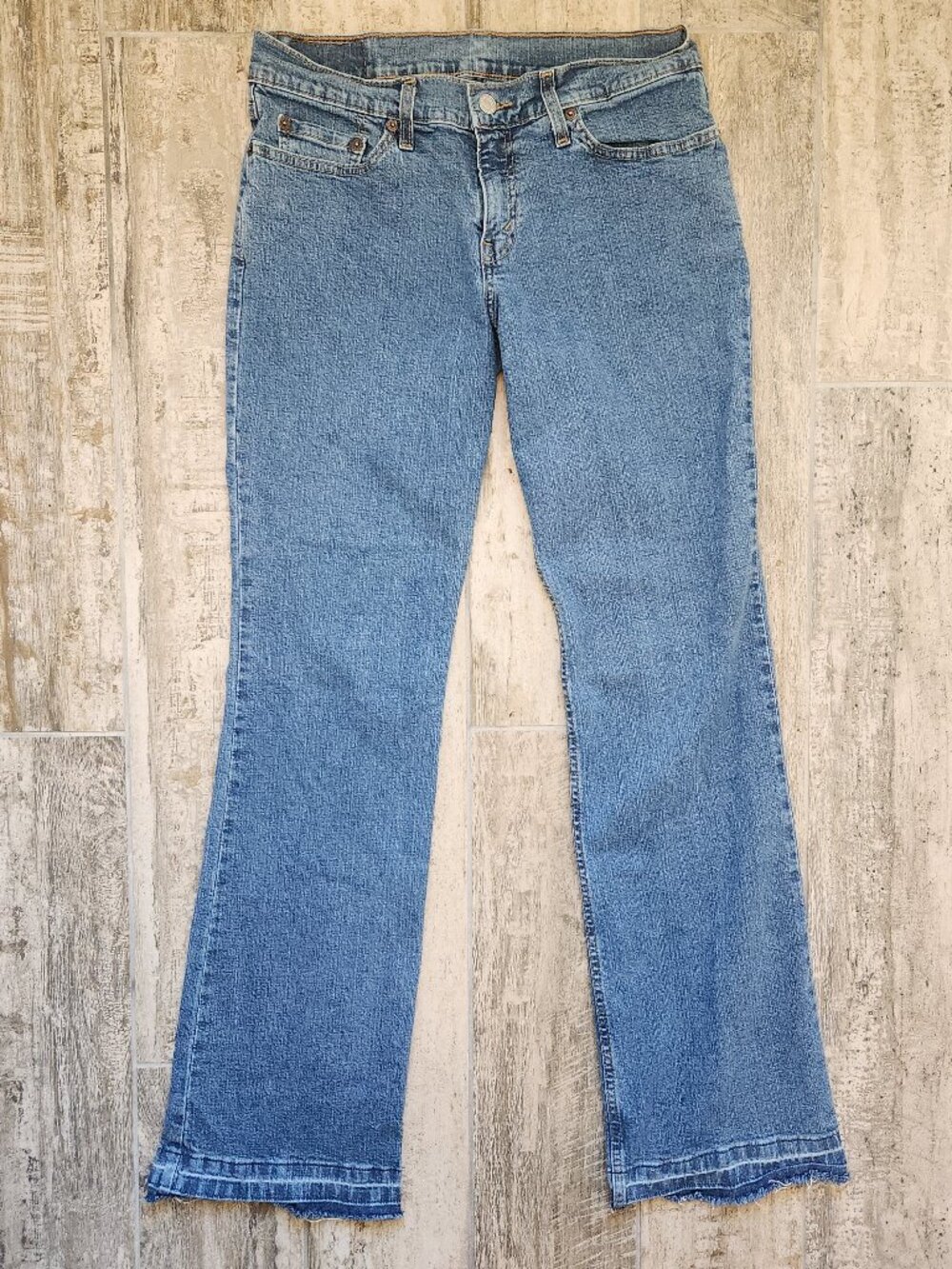 Vintage 2003 Levi Womens 518 Bootcut Low Rise Size 7 Raw Hem 28x32 Juniors